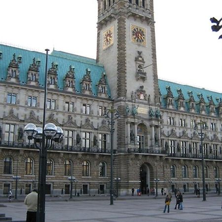 Pension Am Rathaus Хамбург Екстериор снимка