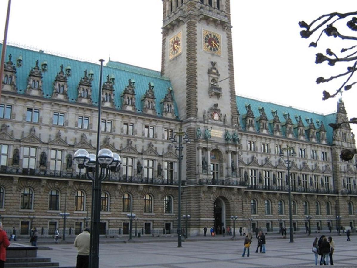 Pension Am Rathaus Хамбург Екстериор снимка